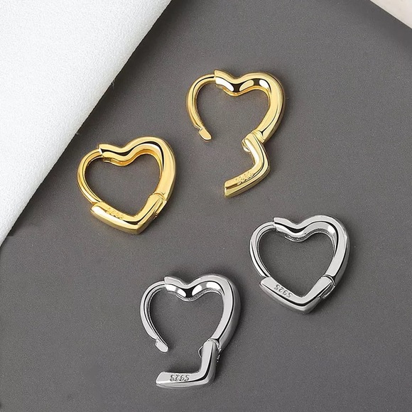 2️⃣2/$50 AL STUDIO Heart shaped earrings (Gold) - Picture 4 of 6